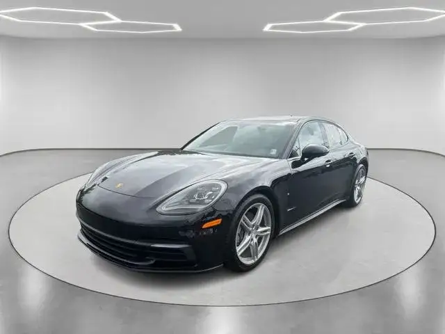 2019 Porsche Panamera 4 photo 1