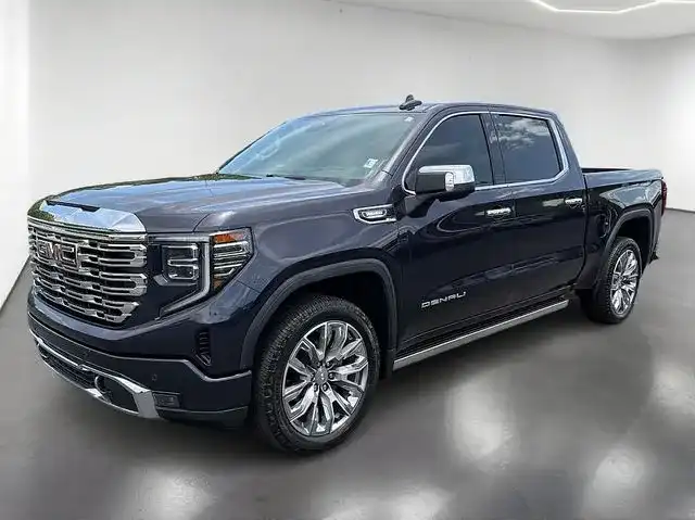 2023 GMC Sierra 4WD Crew Cab Short Box Denali's photo