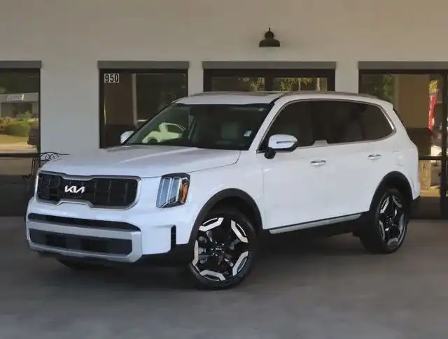 2024 Kia Telluride S FWD's photo