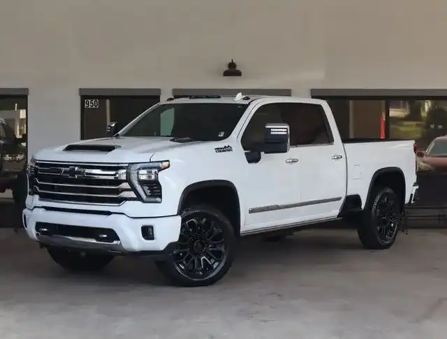2024 Chevrolet Silverado HD High Country 4WD Crew Cab Standard Box's photo