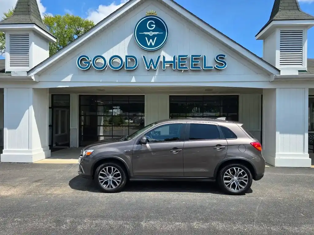 2017 Mitsubishi Outlander Sport 2.0 ES AWC CVT's photo