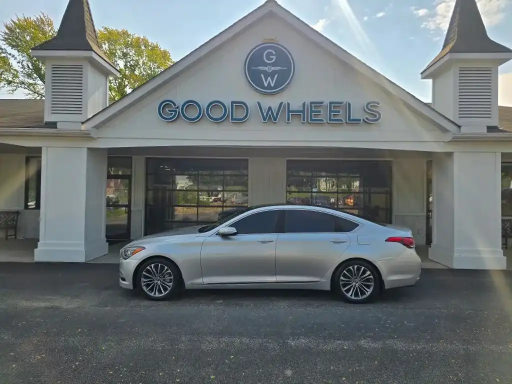 2015 Hyundai Genesis 3.8 AWD's photo