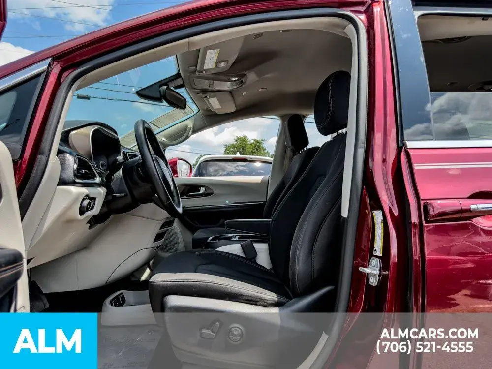 2019 Chrysler Pacifica Touring Plus photo 5