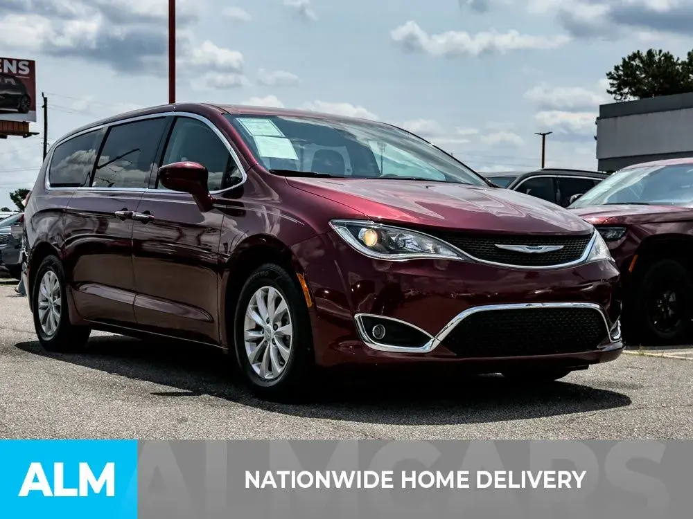 2019 Chrysler Pacifica Touring Plus photo 4