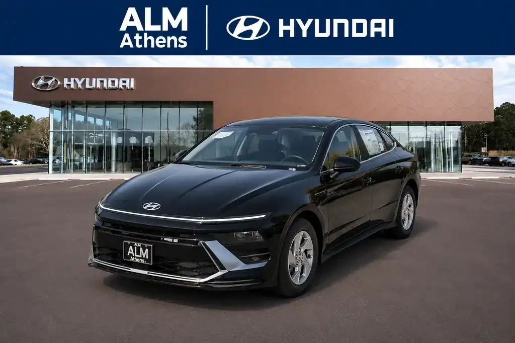 2026 Hyundai Sonata SE's photo