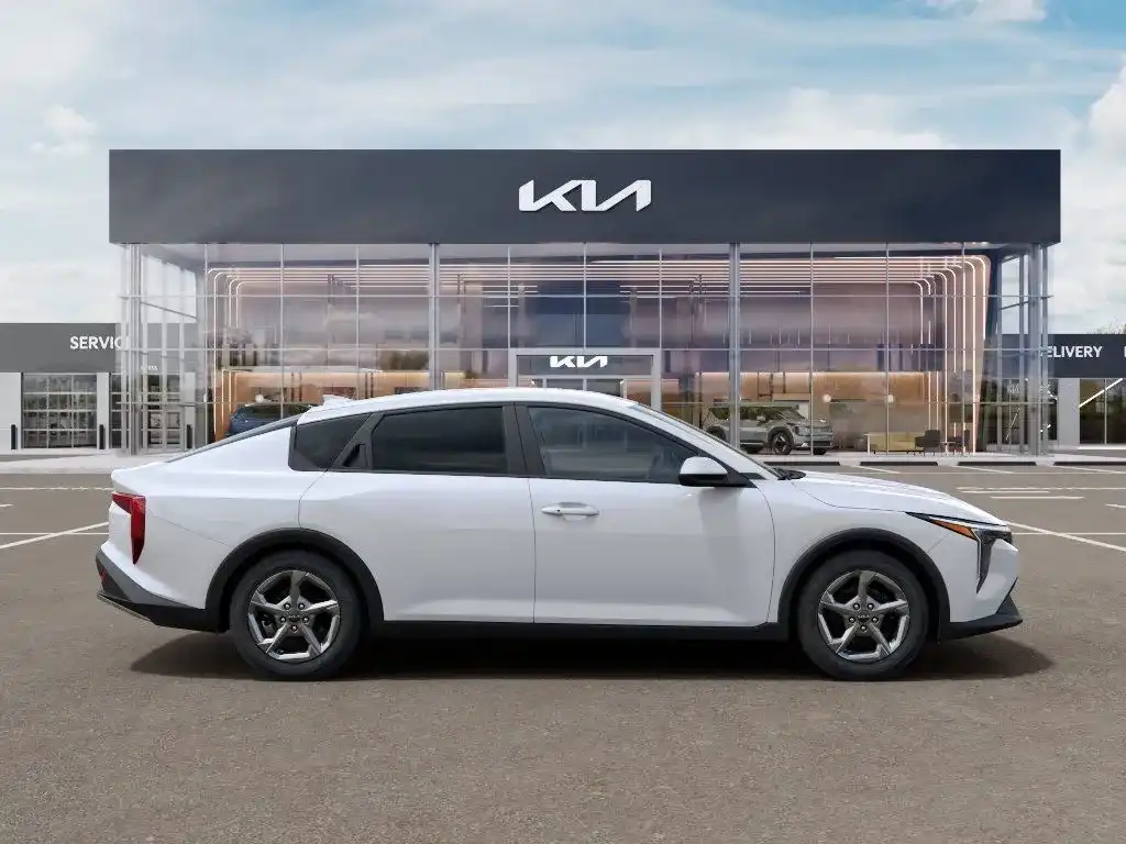 2026 Kia K4 LXS AT's photo
