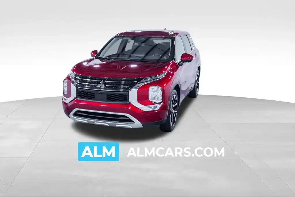 2024 Mitsubishi Outlander SE FWD's photo