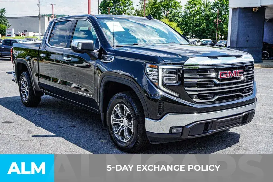 2025 GMC Sierra 2WD Crew Cab Short Box SLT photo 4