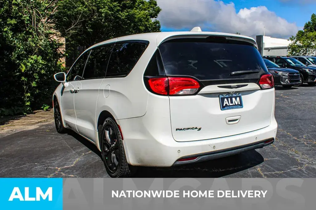 2019 Chrysler Pacifica Touring Plus photo 5