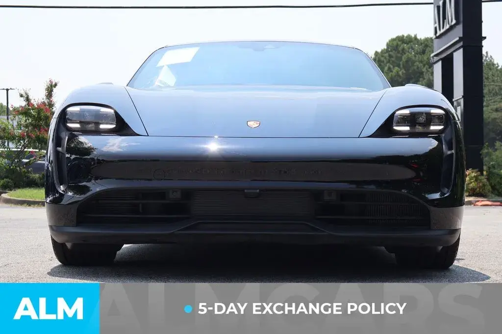 2021 Porsche Taycan Base photo 4