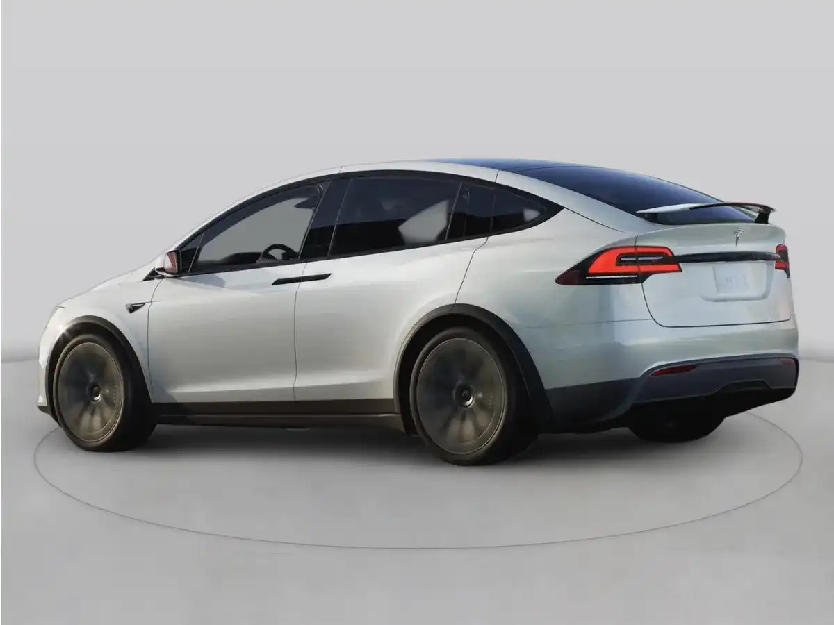 2023 Tesla Model X Long Range's photo
