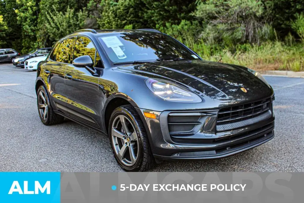 2022 Porsche Macan Base photo 3