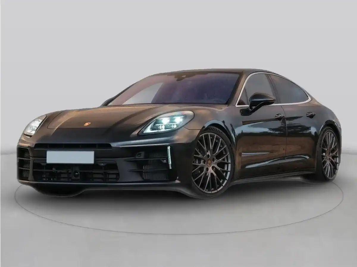 2025 Porsche Panamera 4's photo