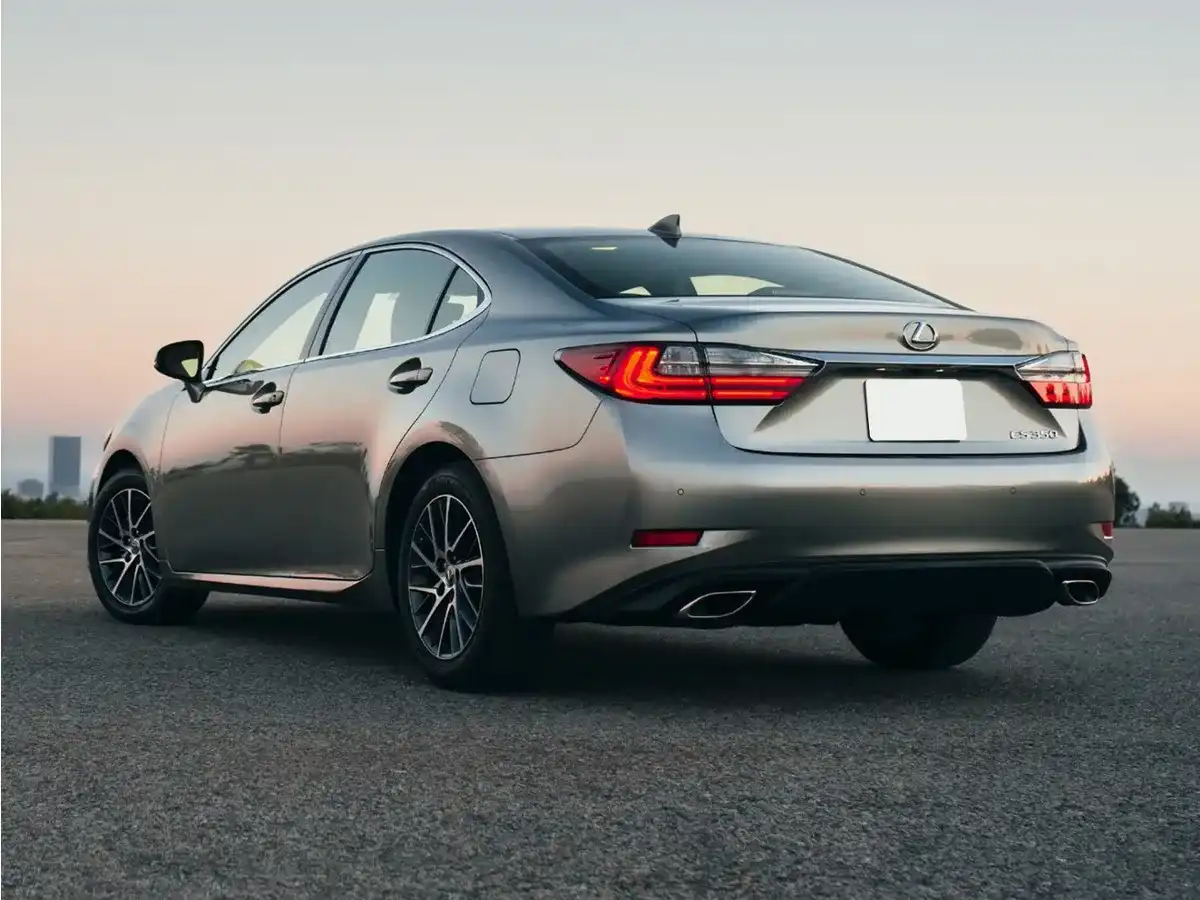 2017 Lexus ES 350 350's photo