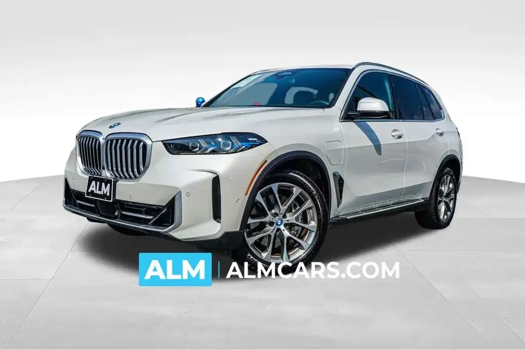 2025 BMW X5 xDrive50e's photo
