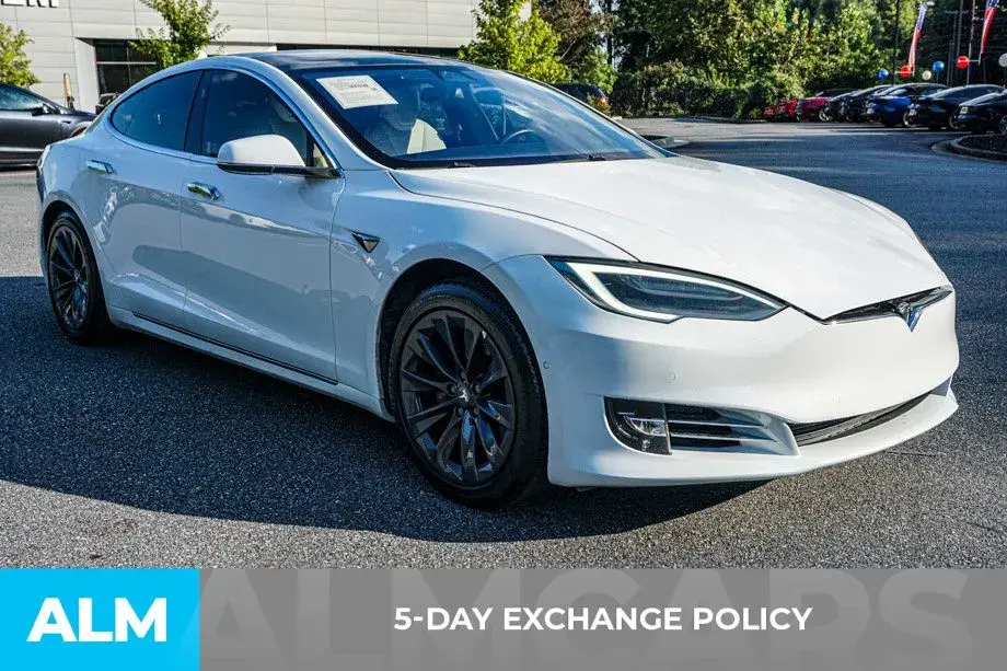 2020 Tesla Model S Long Range Plus photo 3