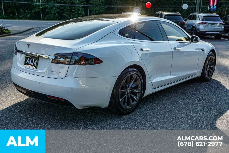 2020 Tesla Model S Long Range Plus photo 5