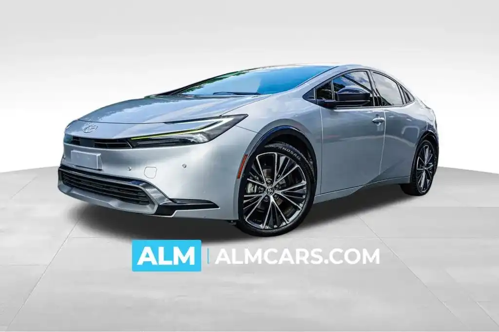 2023 Toyota Prius XLE FWD's photo