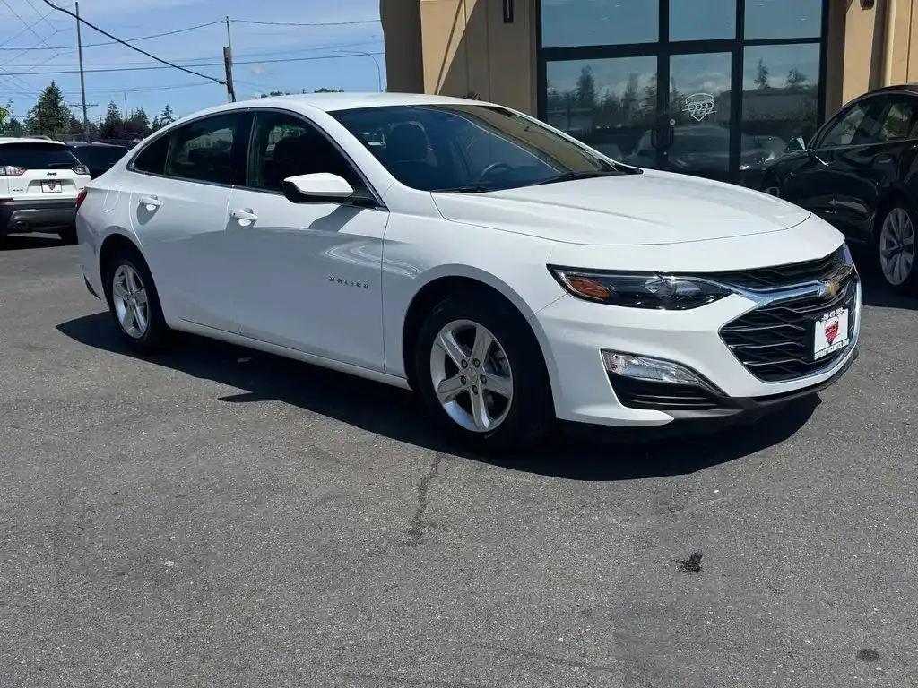 2023 Chevrolet Malibu 1FL's photo