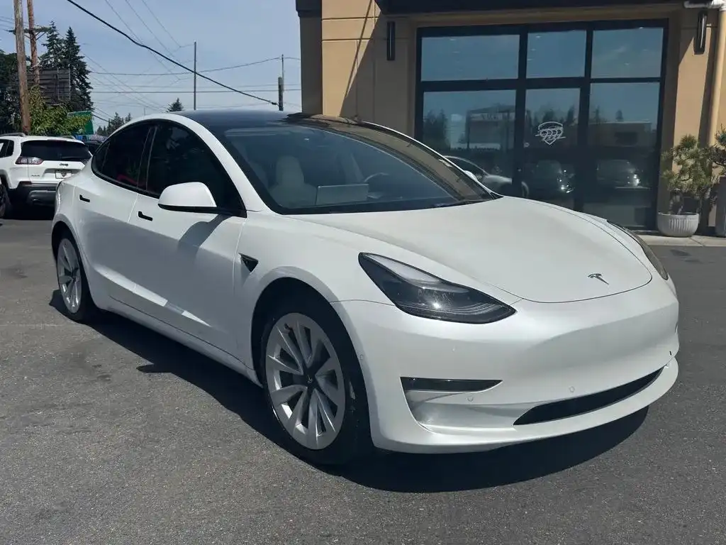 2022 Tesla Model 3 Long Range Dual Motor All-Wheel Drive's photo