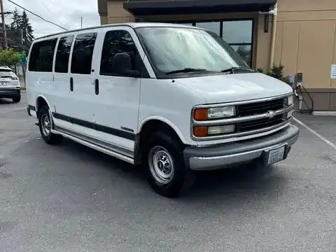 2001 Chevrolet Express 3500's photo