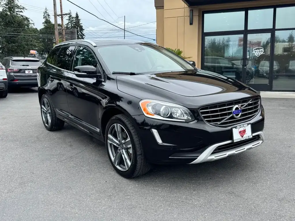 2017 Volvo XC60 T6 AWD Dynamic's photo