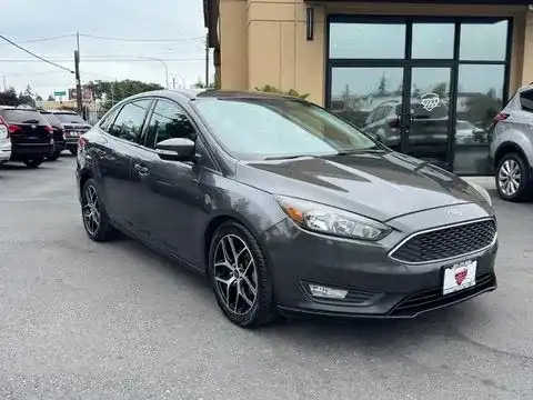 2017 Ford Focus Sedan SEL's photo