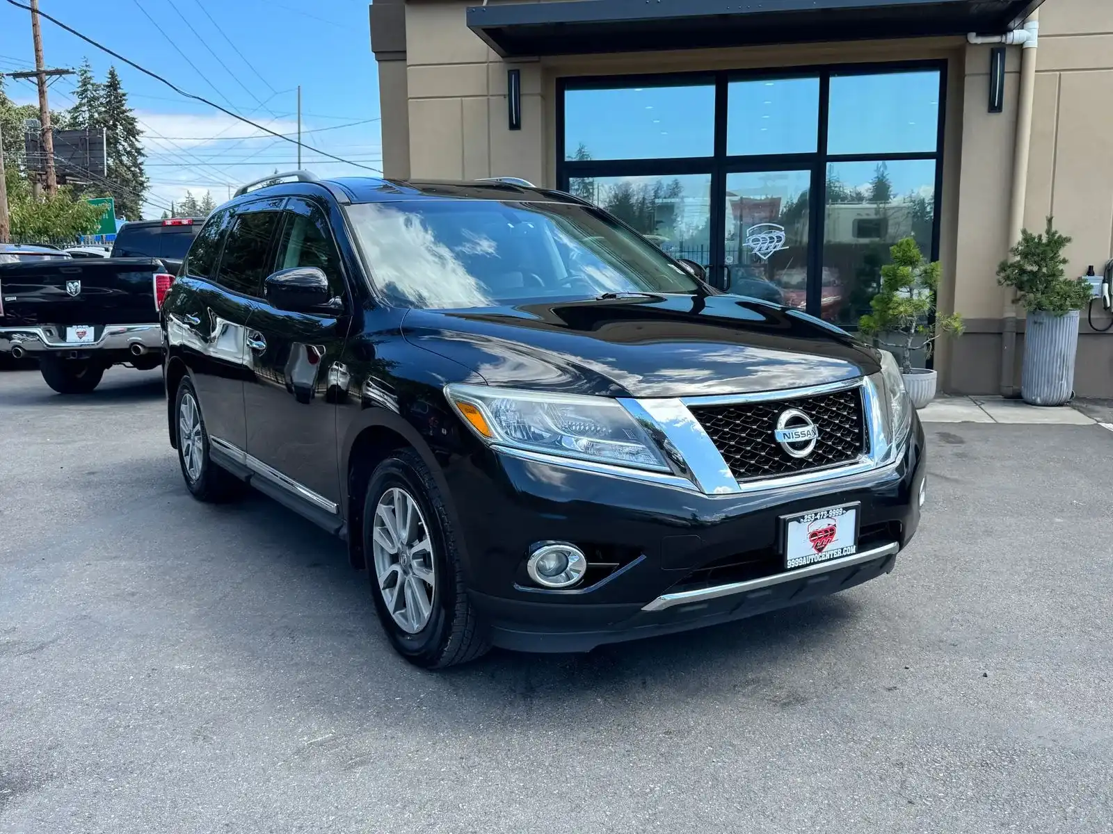 2016 Nissan Pathfinder SL 4WD's photo