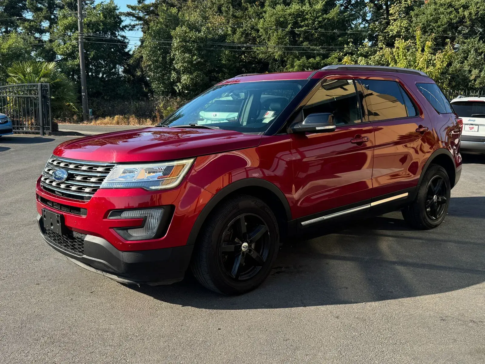 2017 Ford Explorer XLT 4WD photo 3