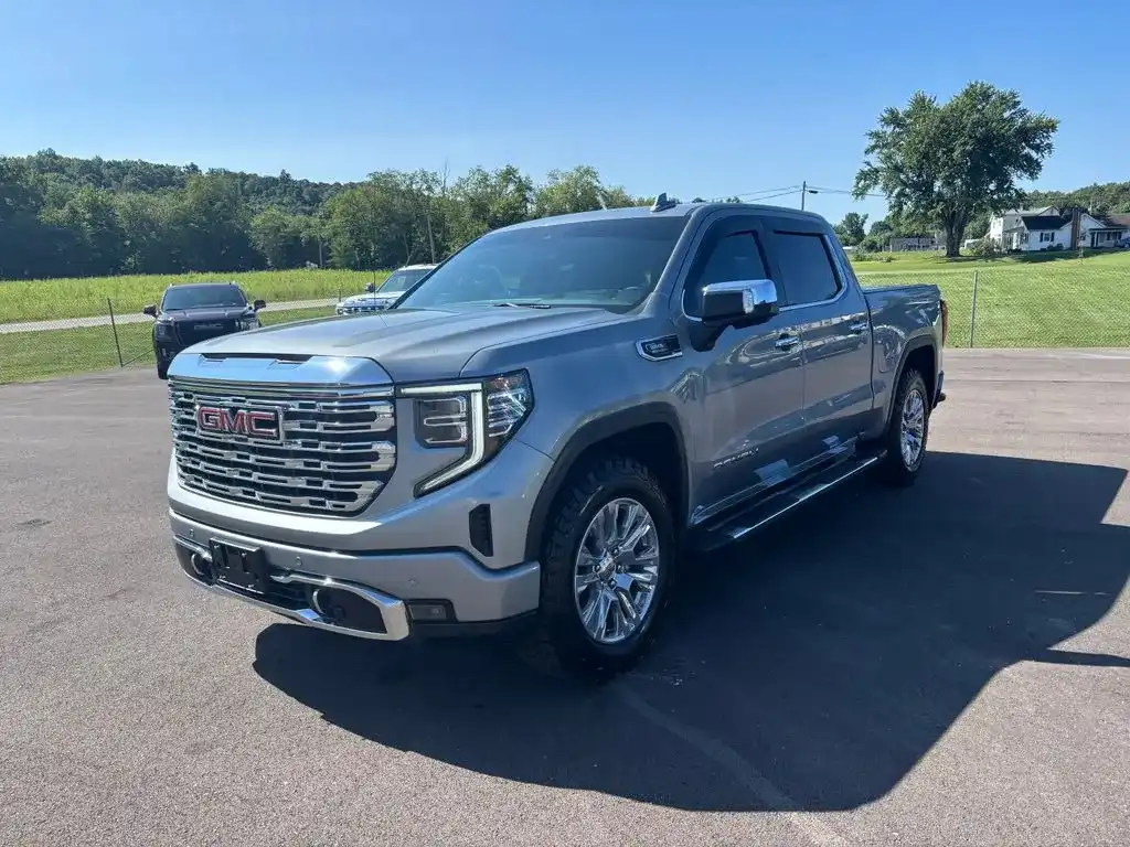 2024 GMC Sierra Denali 4WD Crew Cab Short Box's photo