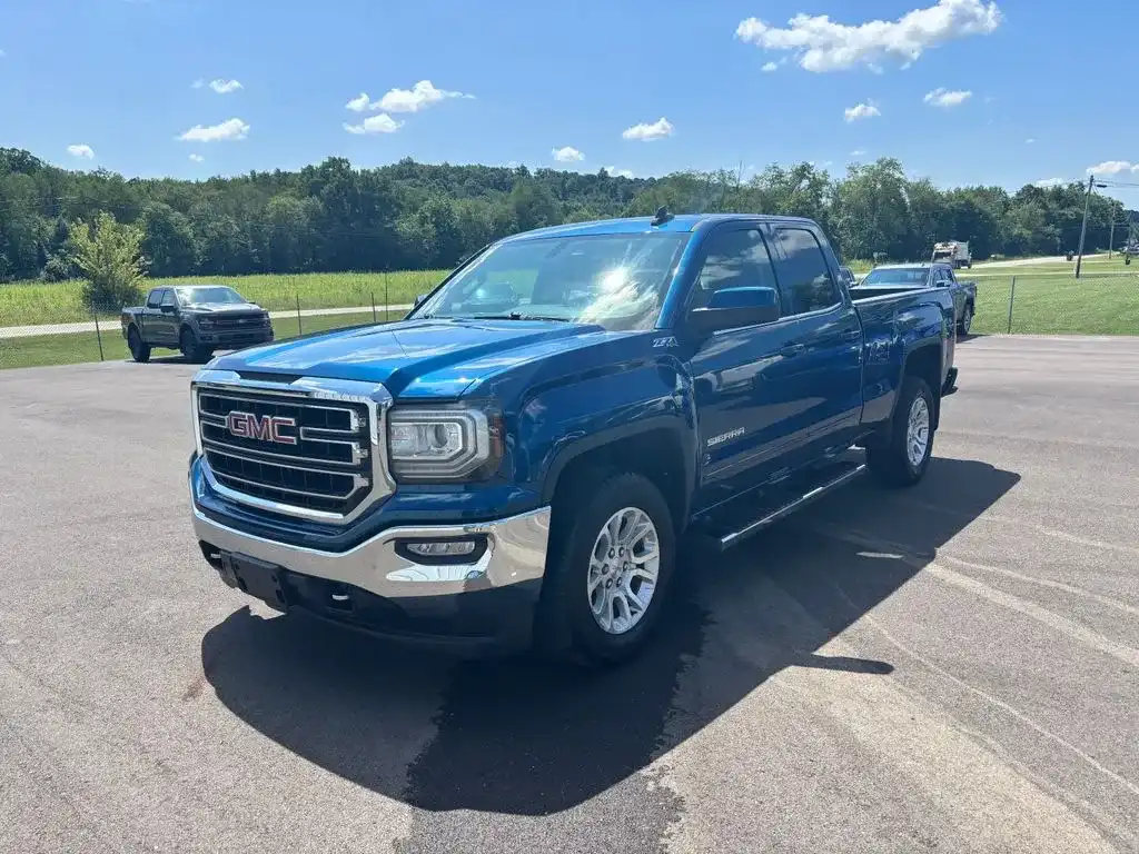 2017 GMC Sierra SLE 4x4 Double Cab Standard Box's photo
