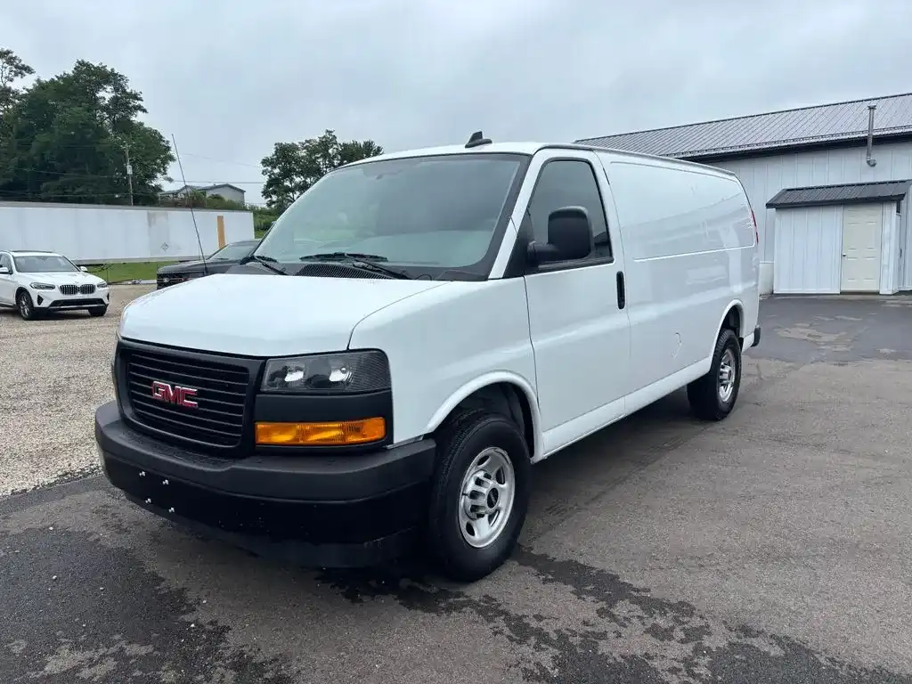 2024 GMC Savana 2500 1WT SWB's photo
