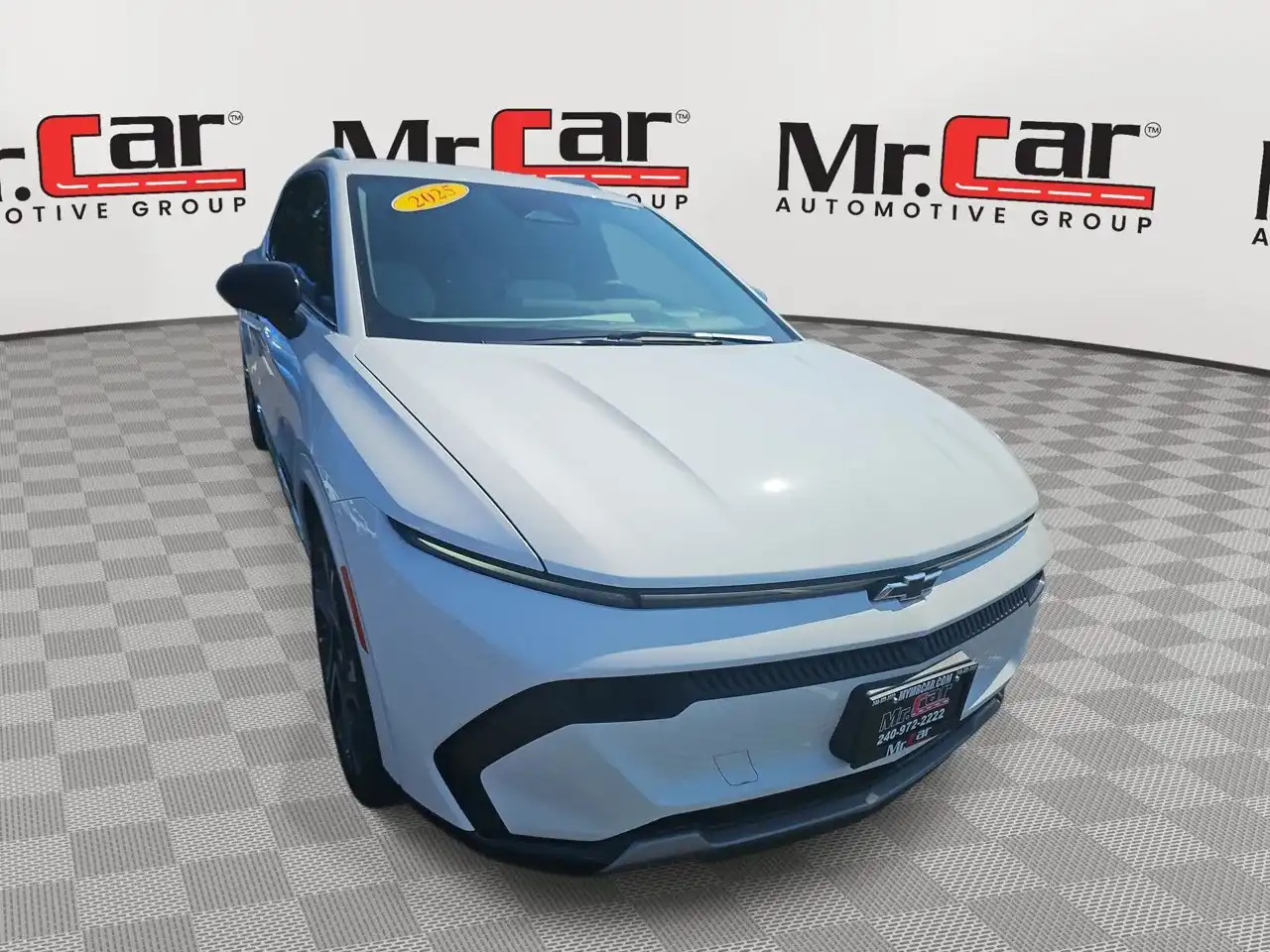 2025 Chevrolet Equinox EV 1LT FWD's photo