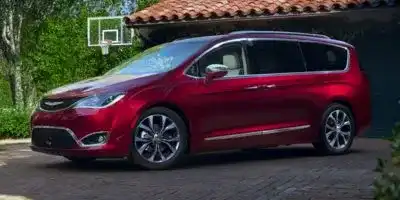 2017 Chrysler Pacifica Touring-L Plus's photo