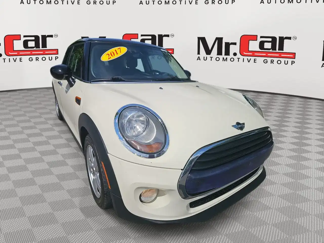 2017 MINI Cooper 4 Door's photo