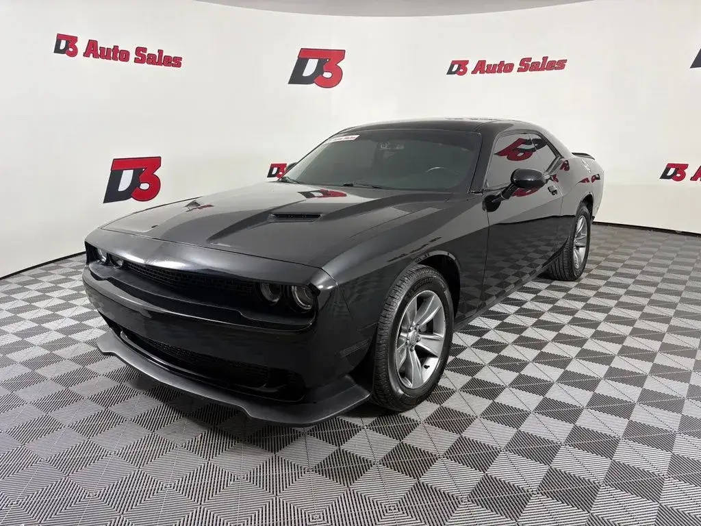 2019 Dodge Challenger SXT Auto photo 1