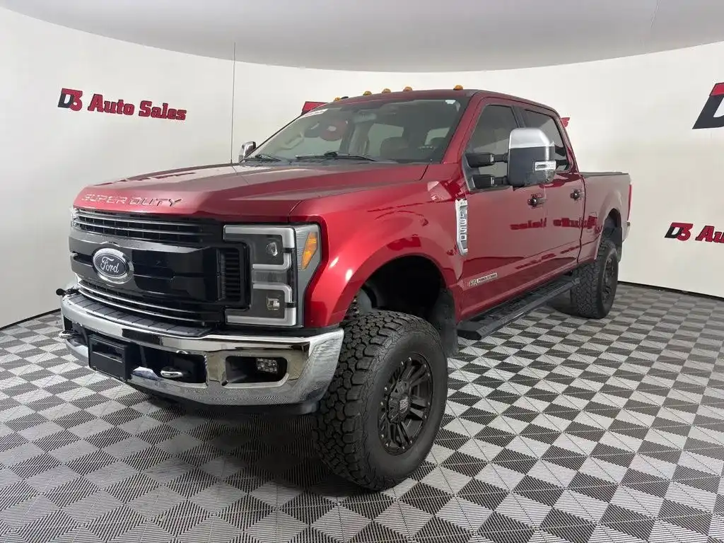 2017 Ford F-350 XLT 4WD Crew Cab SRW 6-1/2' Box's photo