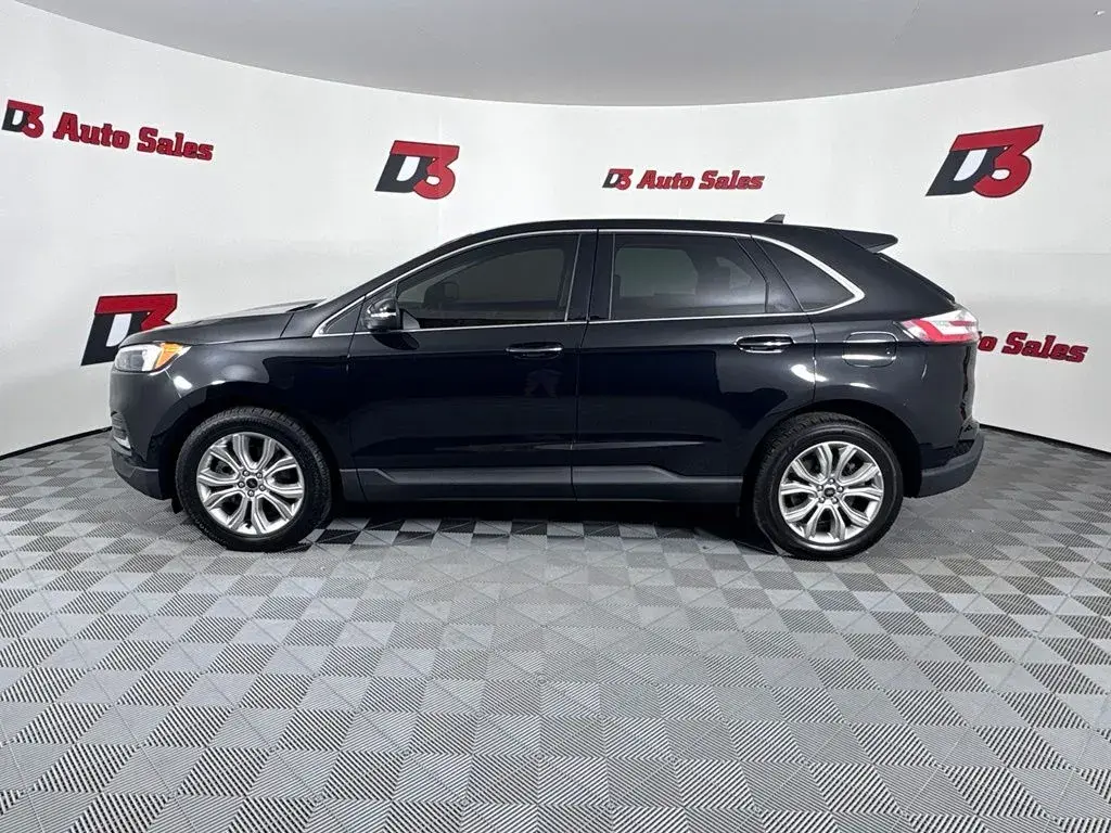 2023 Ford Edge Titanium AWD photo 3