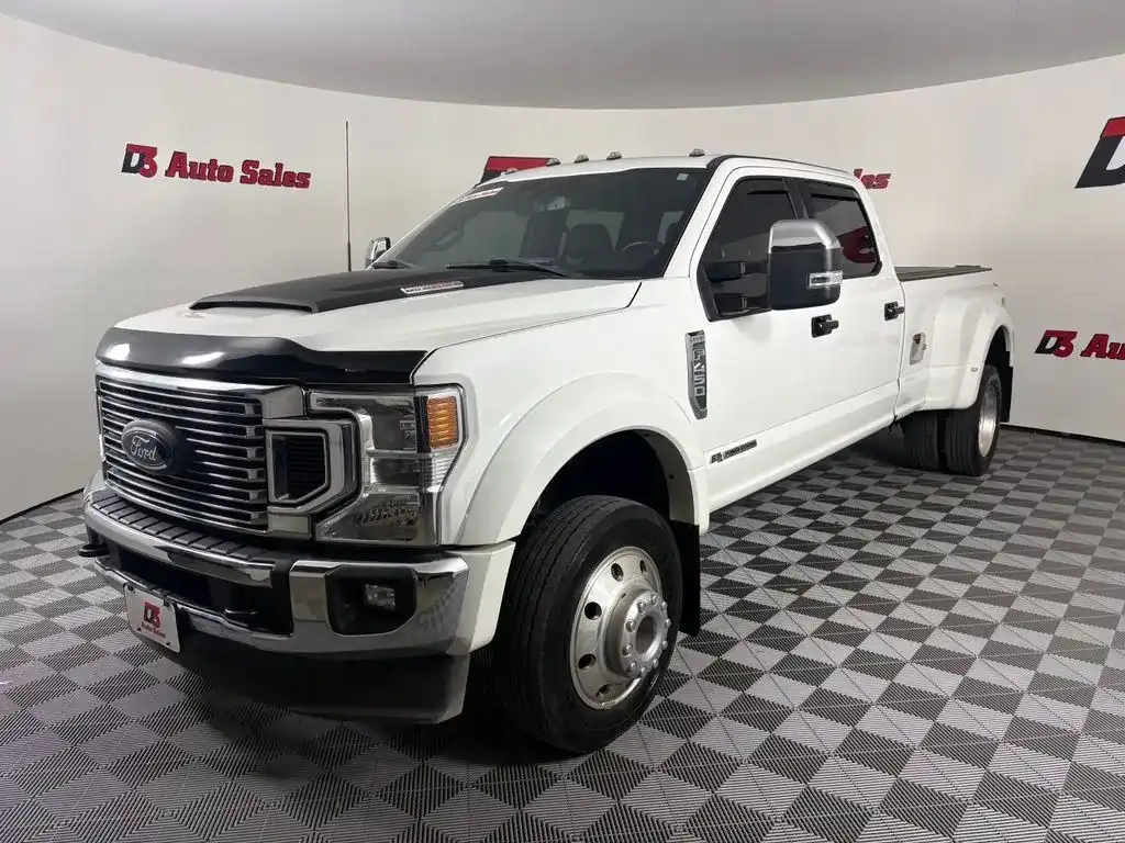 2022 Ford F-450 Lariat 4WD Crew Cab DRW 8' Box's photo