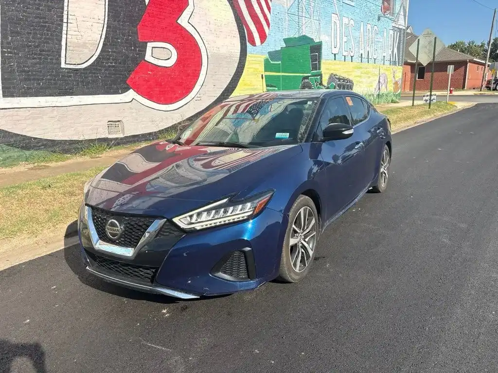 2022 Nissan Maxima SV's photo