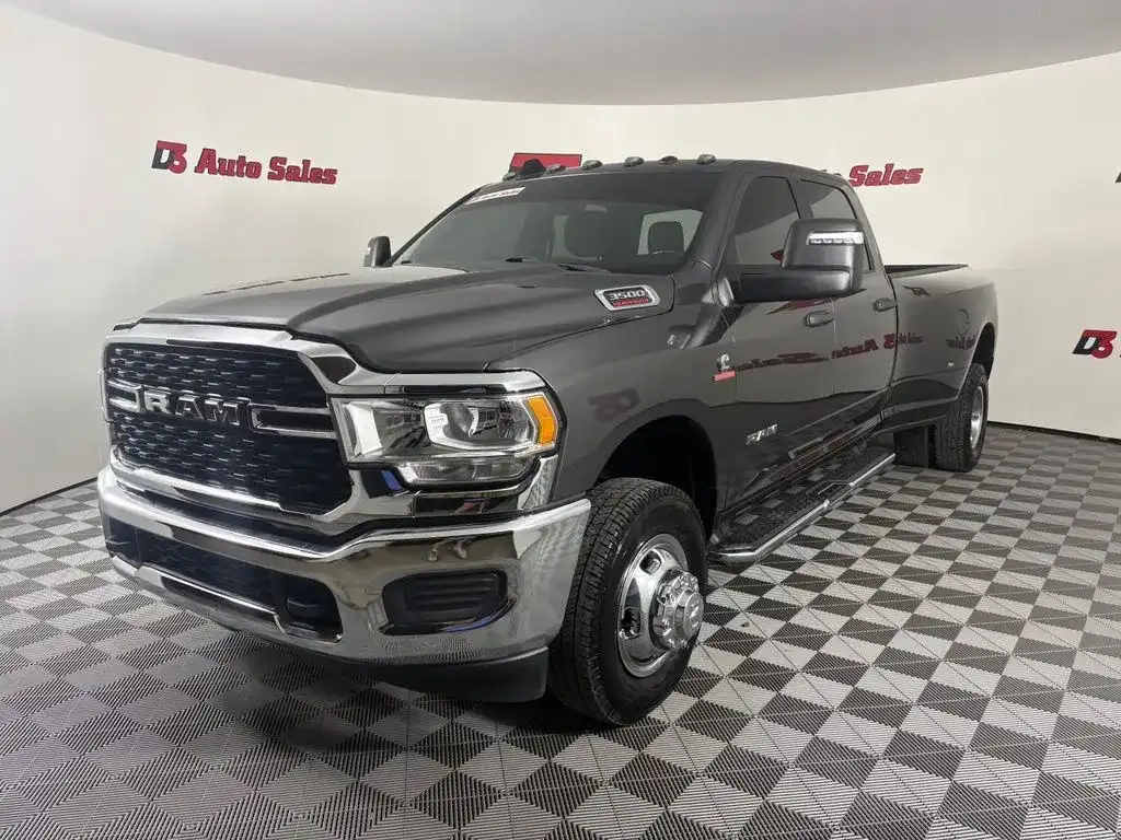 2024 RAM 3500 Big Horn 4WD Crew Cab LWB's photo