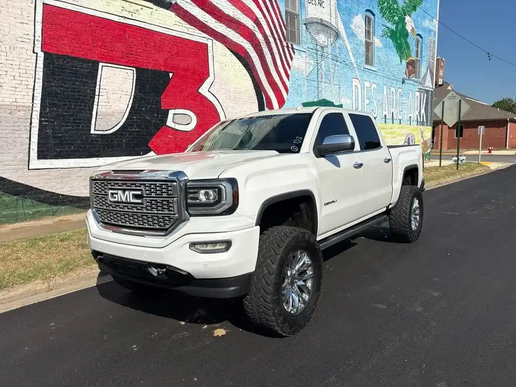 2017 GMC Sierra 4WD Crew Cab Short Box's photo