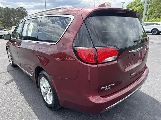 2020 Chrysler Pacifica Limited photo 4