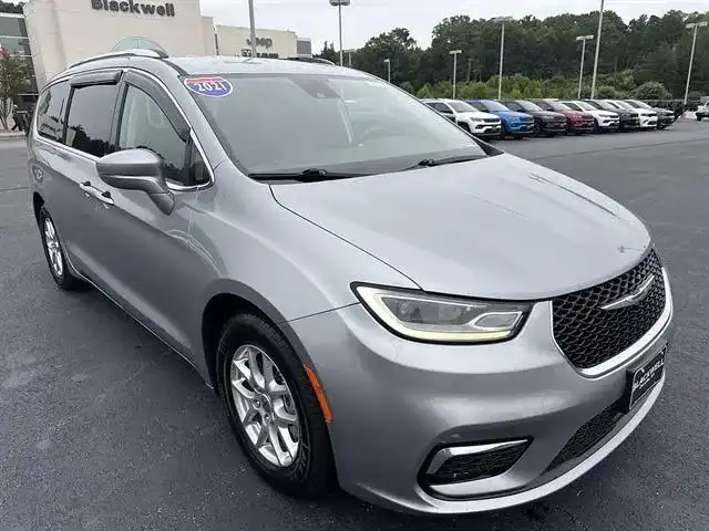 2021 Chrysler Pacifica Touring L's photo