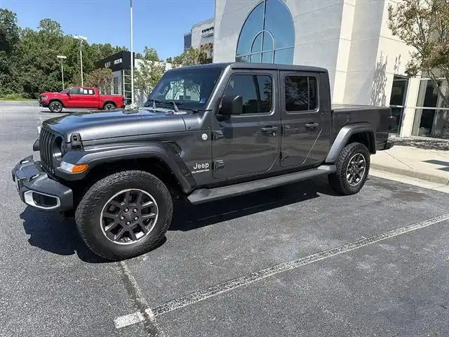 2021 Jeep Gladiator Overland's photo