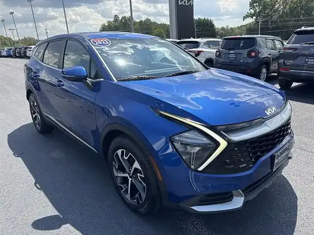 2023 Kia Sportage EX Auto's photo