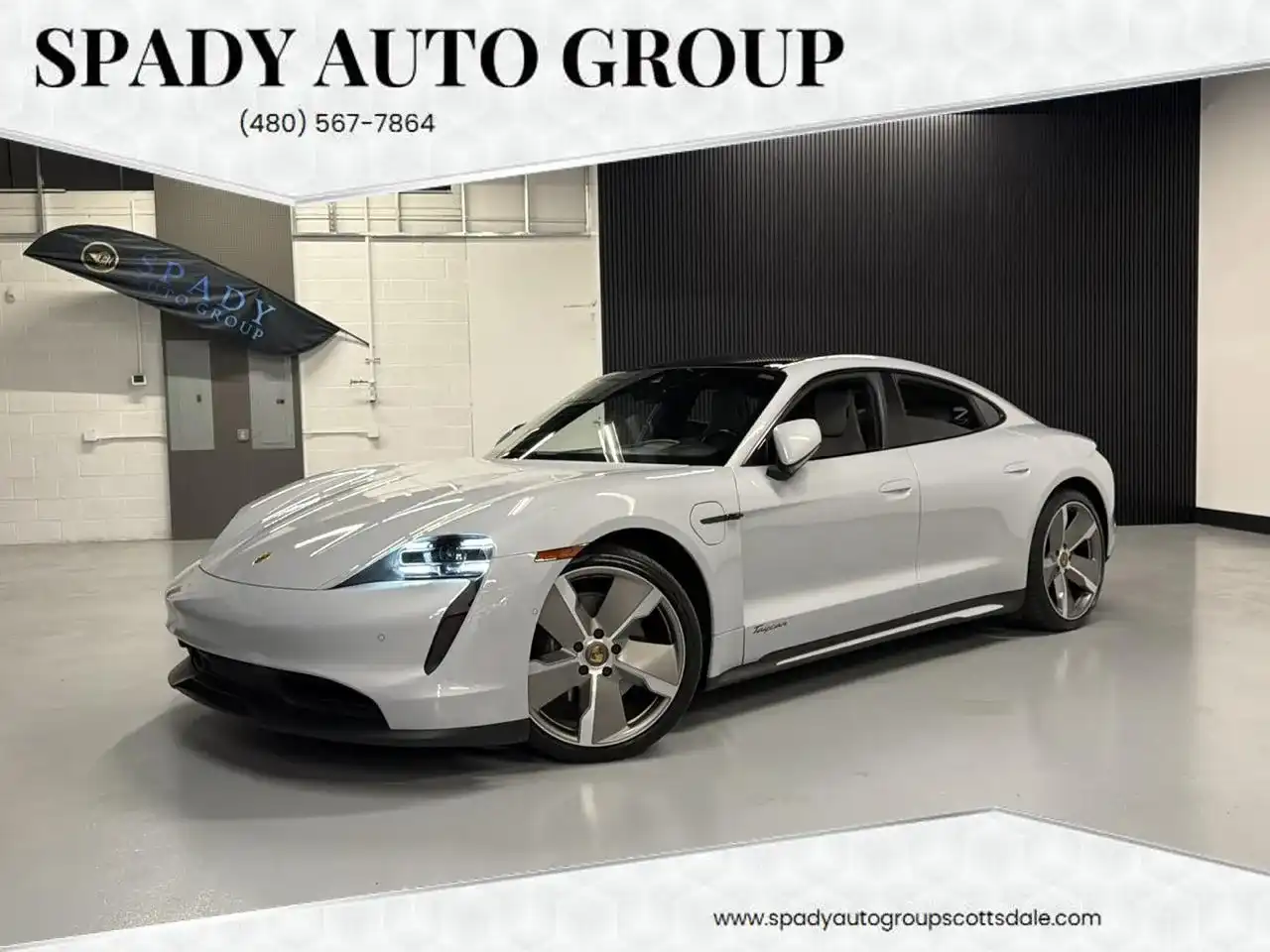 2022 Porsche Taycan Base's photo