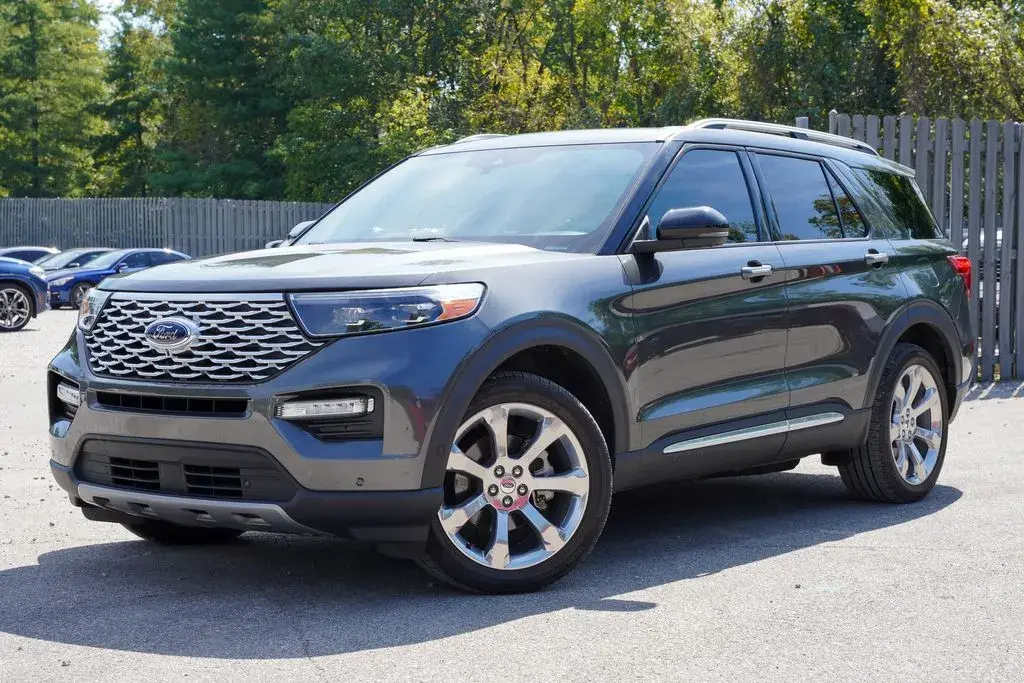 2020 Ford Explorer Platinum 4WD photo 3