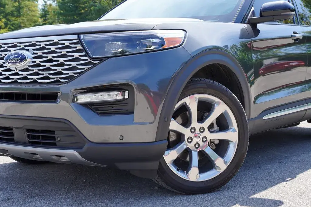 2020 Ford Explorer Platinum 4WD photo 4
