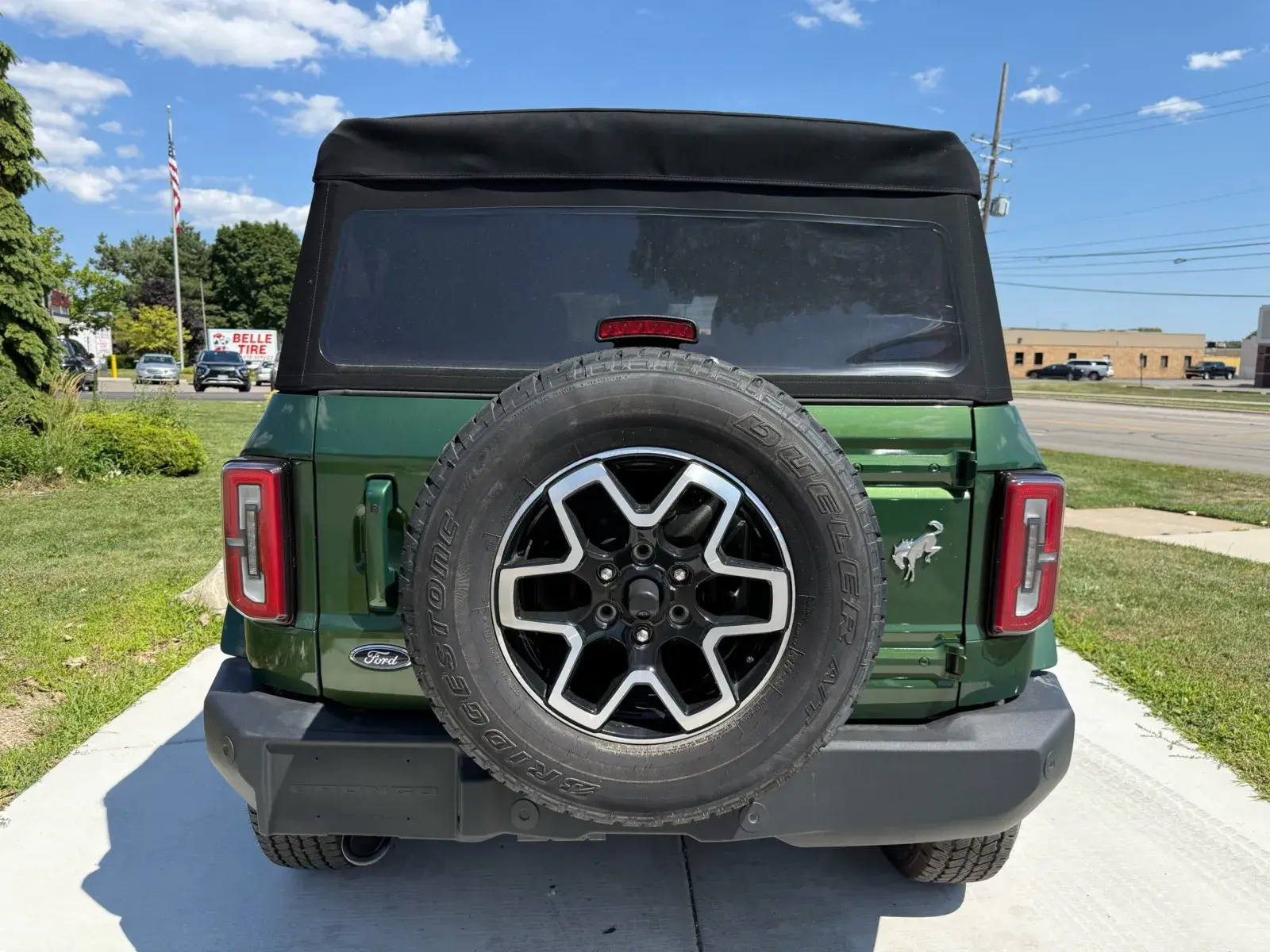 2025 Ford Bronco Outer Banks 4WD 4-door photo 4